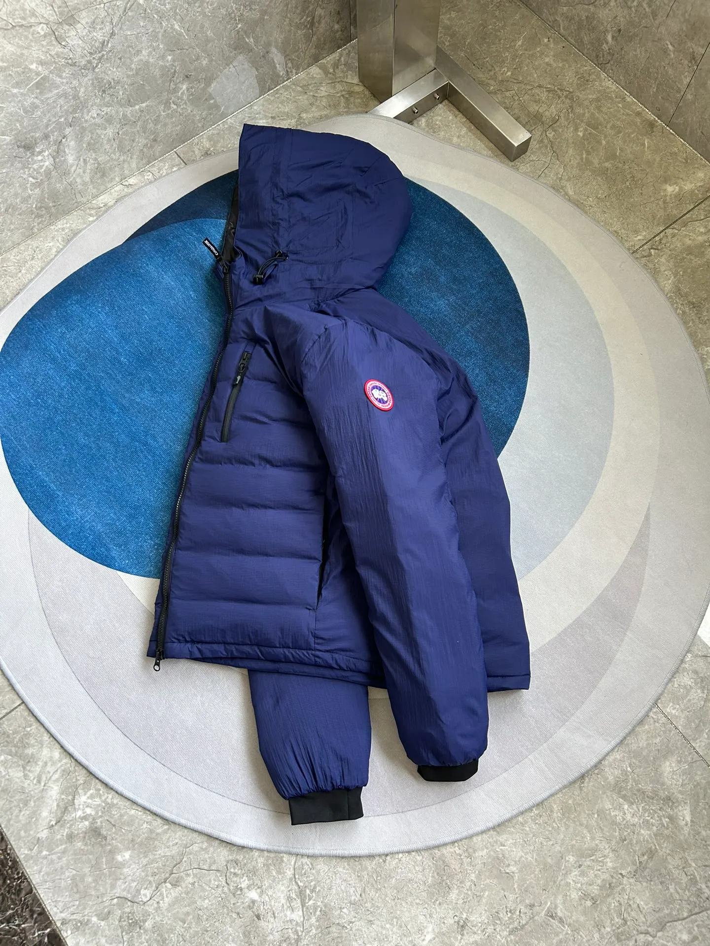 P940 5078M Lodge men's short hooded lightweight style. Color: dark blue. Sizes: S M L XL XXL.